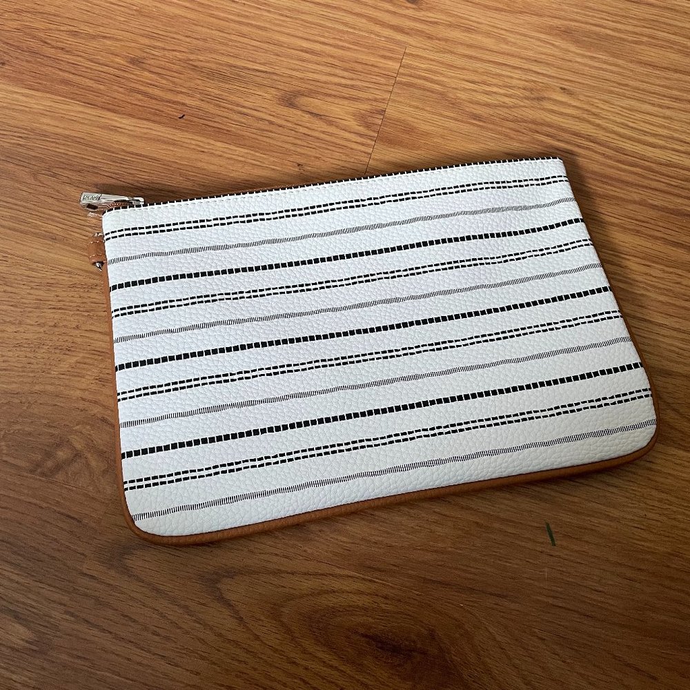 thirty one Rubie Mini in Simply Dashing Pebble